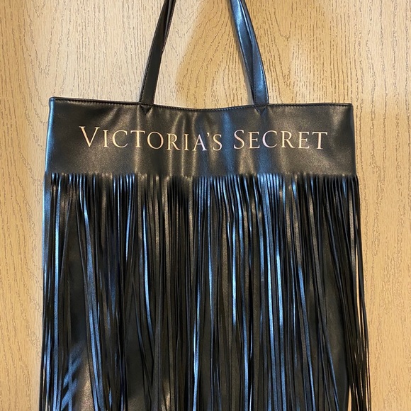 Flowy Tank - Picture 2 of 2